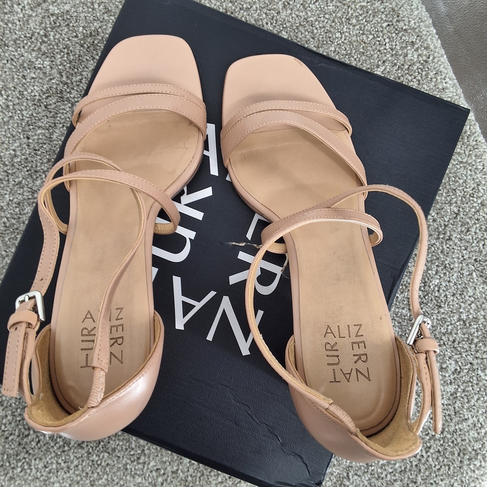 Naturalizer Women's Nude Strappy Block Heels - Picture 4 of 6